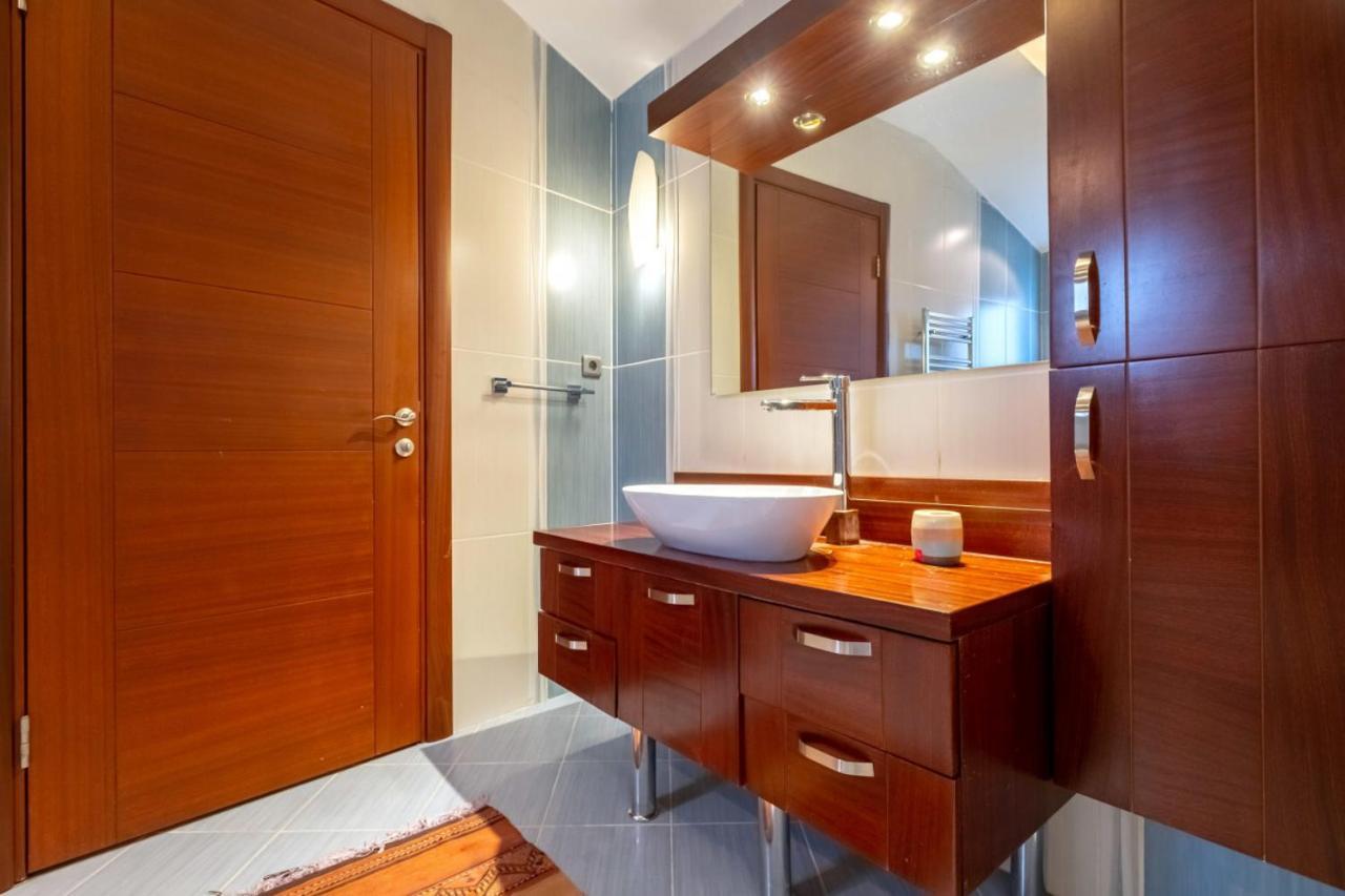 Flat With Terrace Near Istiklal Street * İstanbul