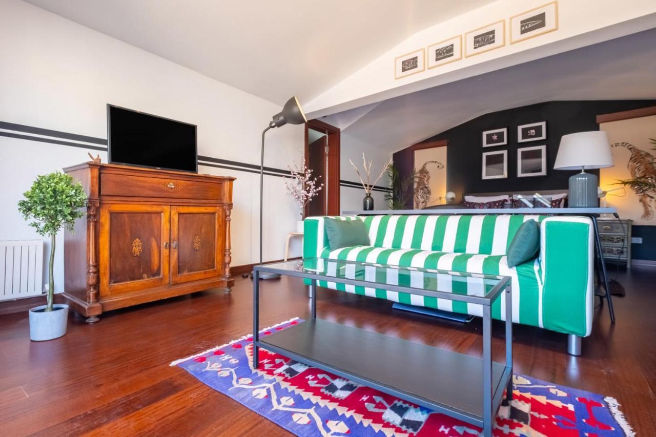 Flat With Terrace Near Istiklal Street Daire İstanbul